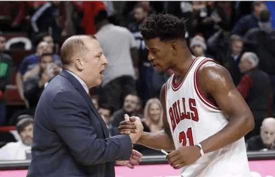 他先是在 他先是在